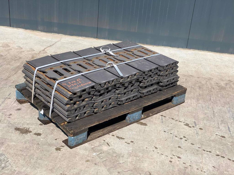 Hitachi EX270 / EX300 / EX310 Shoes/Pads - Okvir/ Šasija za Gradbeni stroj: slika 3 Hitachi EX270 / EX300 / EX310 Shoes/Pads - Okvir/ Šasija za Gradbeni stroj: slika 3