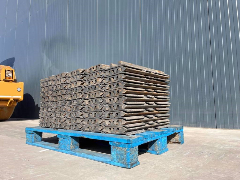 Hyundai R210 / R215 / R220 / R235 / R250 / R260 - Okvir/ Šasija za Gradbeni stroj: slika 2 Hyundai R210 / R215 / R220 / R235 / R250 / R260 - Okvir/ Šasija za Gradbeni stroj: slika 2