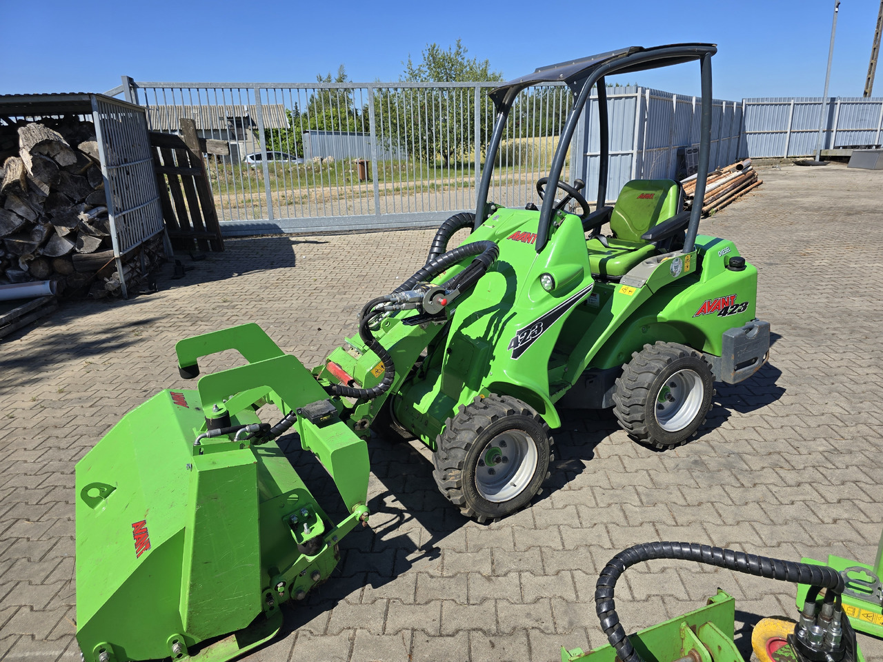AVANT 423 - Mini nakladalec: slika 1 AVANT 423 - Mini nakladalec: slika 1