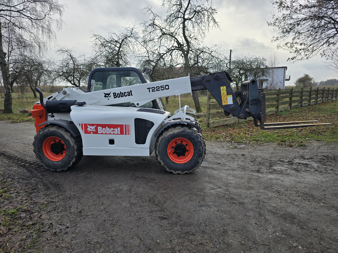 Bobcat T 2250 - Teleskopski viličar: slika 3 Bobcat T 2250 - Teleskopski viličar: slika 3