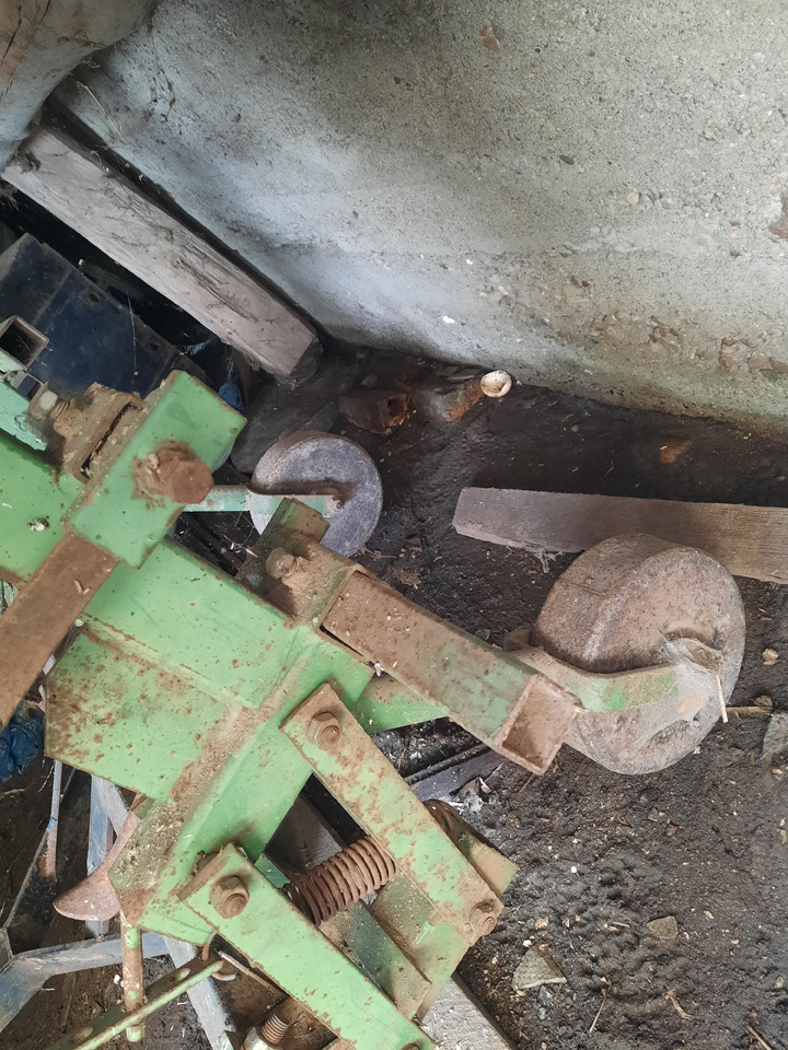 Bomet pielniko obsypnik - Kombajn za krompir: slika 5 Bomet pielniko obsypnik - Kombajn za krompir: slika 5