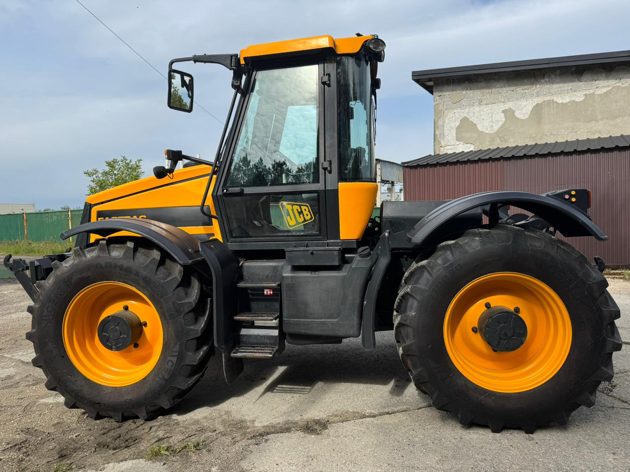JCB FASTRAC 2140 - Traktor: slika 4 JCB FASTRAC 2140 - Traktor: slika 4