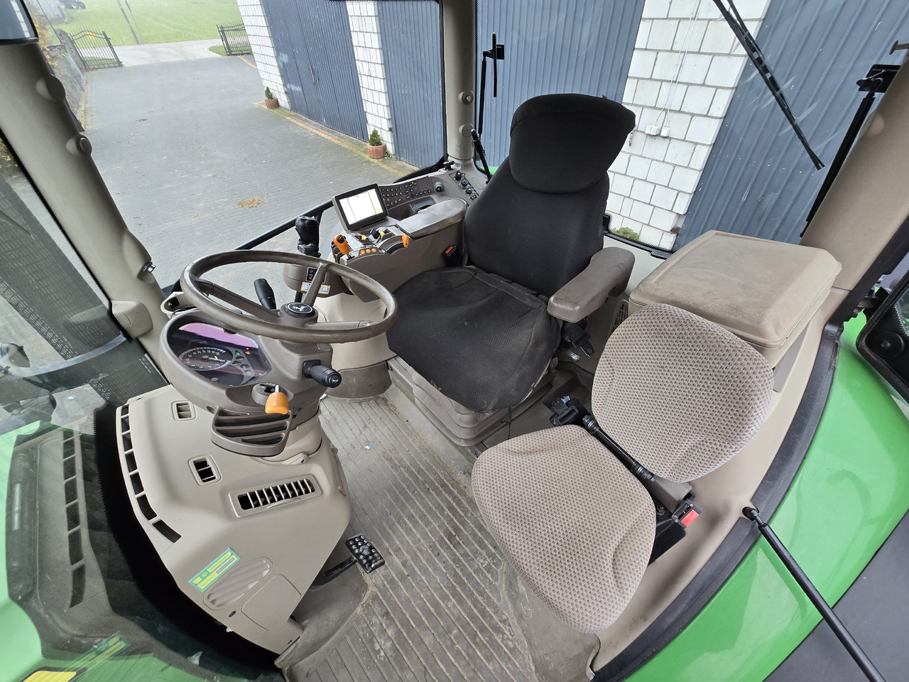 JOHN DEERE 6140R - Traktor: slika 2 JOHN DEERE 6140R - Traktor: slika 2