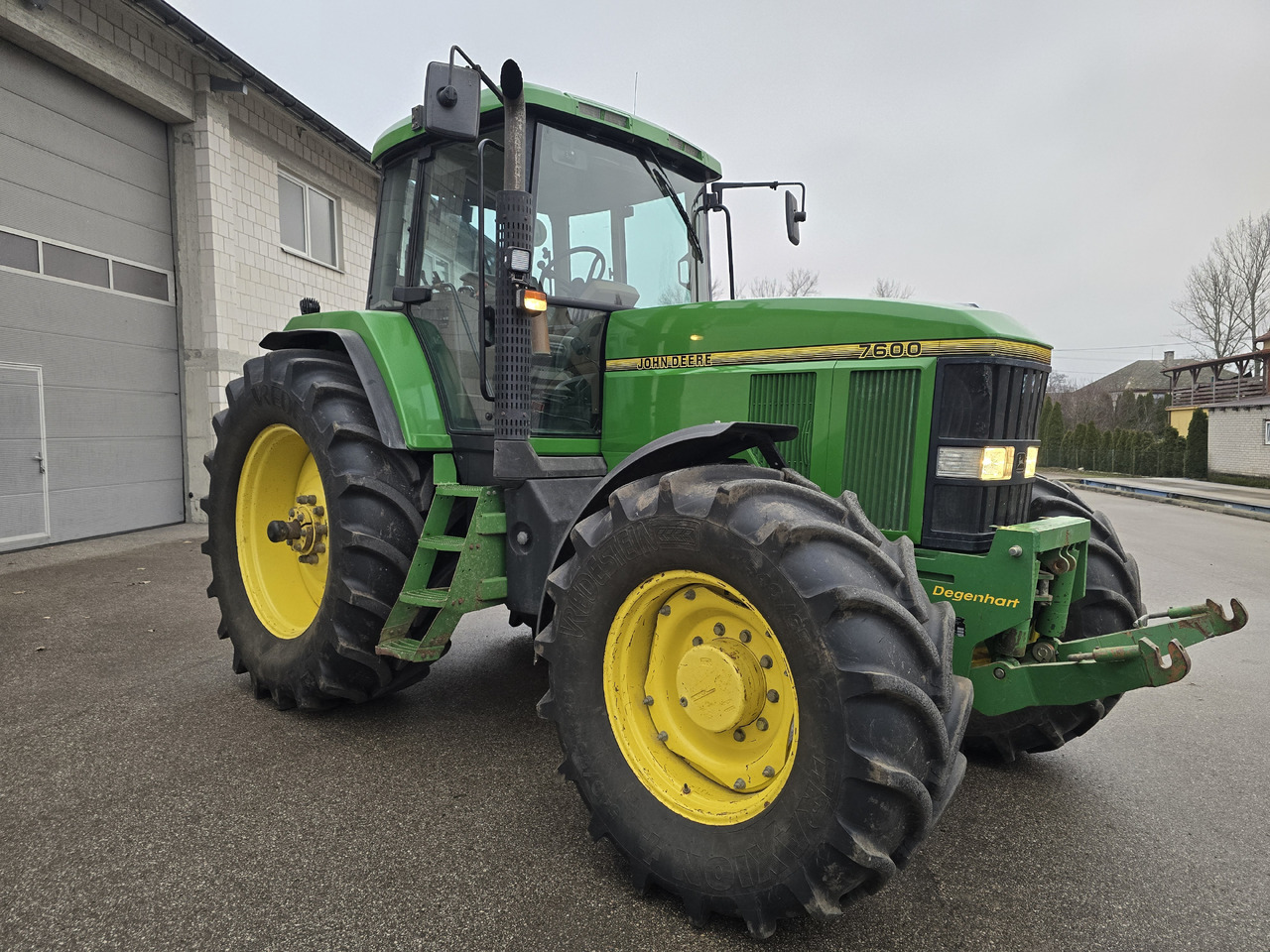 JOHN DEERE 7600 - Traktor: slika 1 JOHN DEERE 7600 - Traktor: slika 1