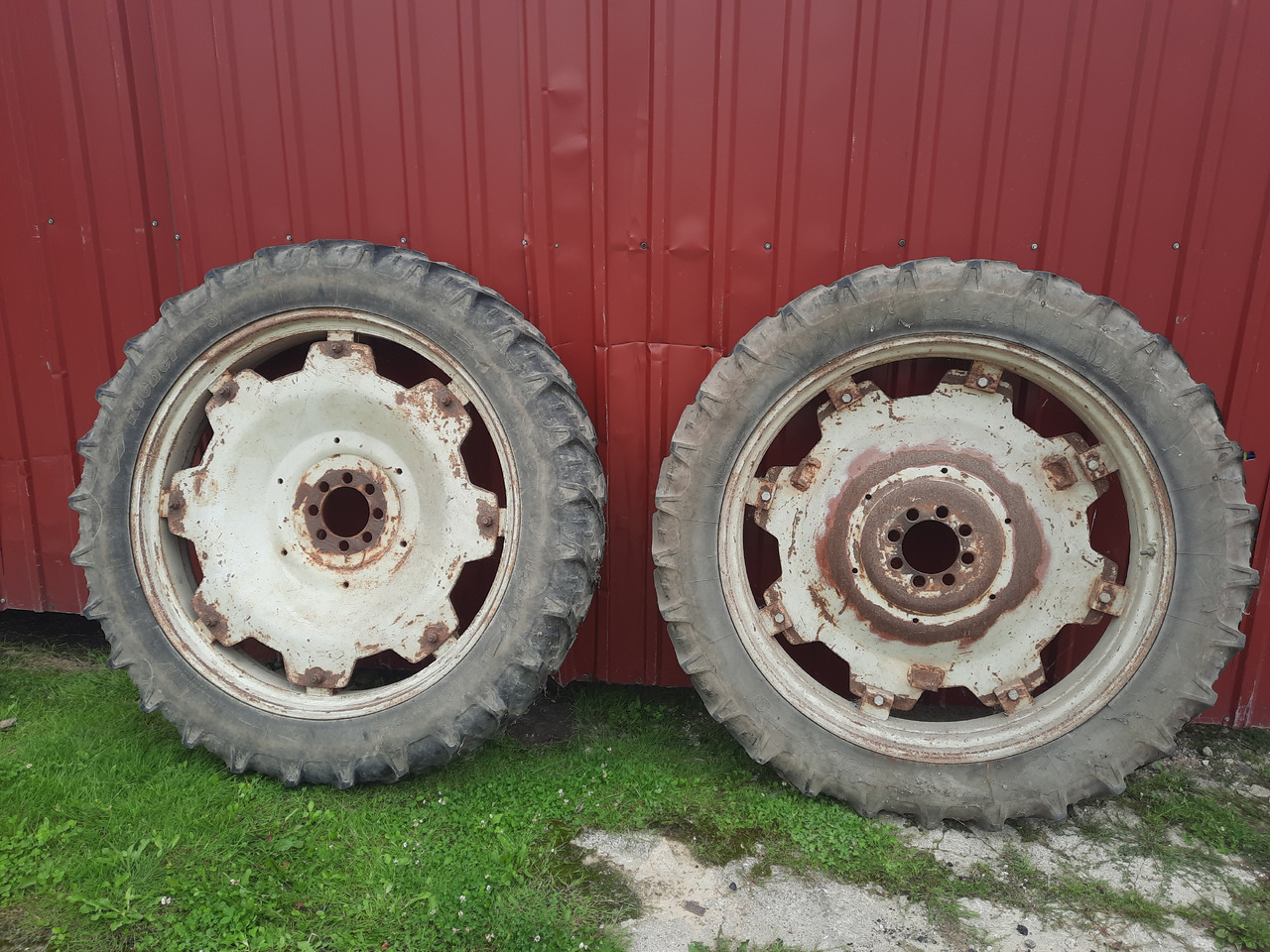 KLEBER Super 3 11.2 R44 - Kompletno kolo za Kmetijski stroj: slika 1 KLEBER Super 3 11.2 R44 - Kompletno kolo za Kmetijski stroj: slika 1
