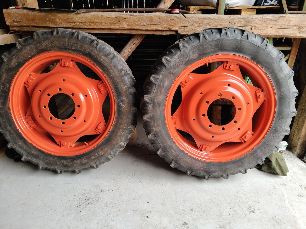 Kleber, Taurus 11.2 R32 (270/95 R32), 9.5 R48 - Kompletno kolo za Kmetijski stroj: slika 1 Kleber, Taurus 11.2 R32 (270/95 R32), 9.5 R48 - Kompletno kolo za Kmetijski stroj: slika 1
