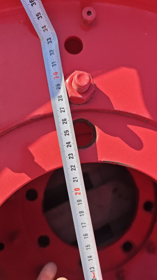 Koła 2 szt. felgi + opony TAURUS 11.2 R48 (fendt 312) - Kompletno kolo za Kmetijski stroj: slika 3 Koła 2 szt. felgi + opony TAURUS 11.2 R48 (fendt 312) - Kompletno kolo za Kmetijski stroj: slika 3