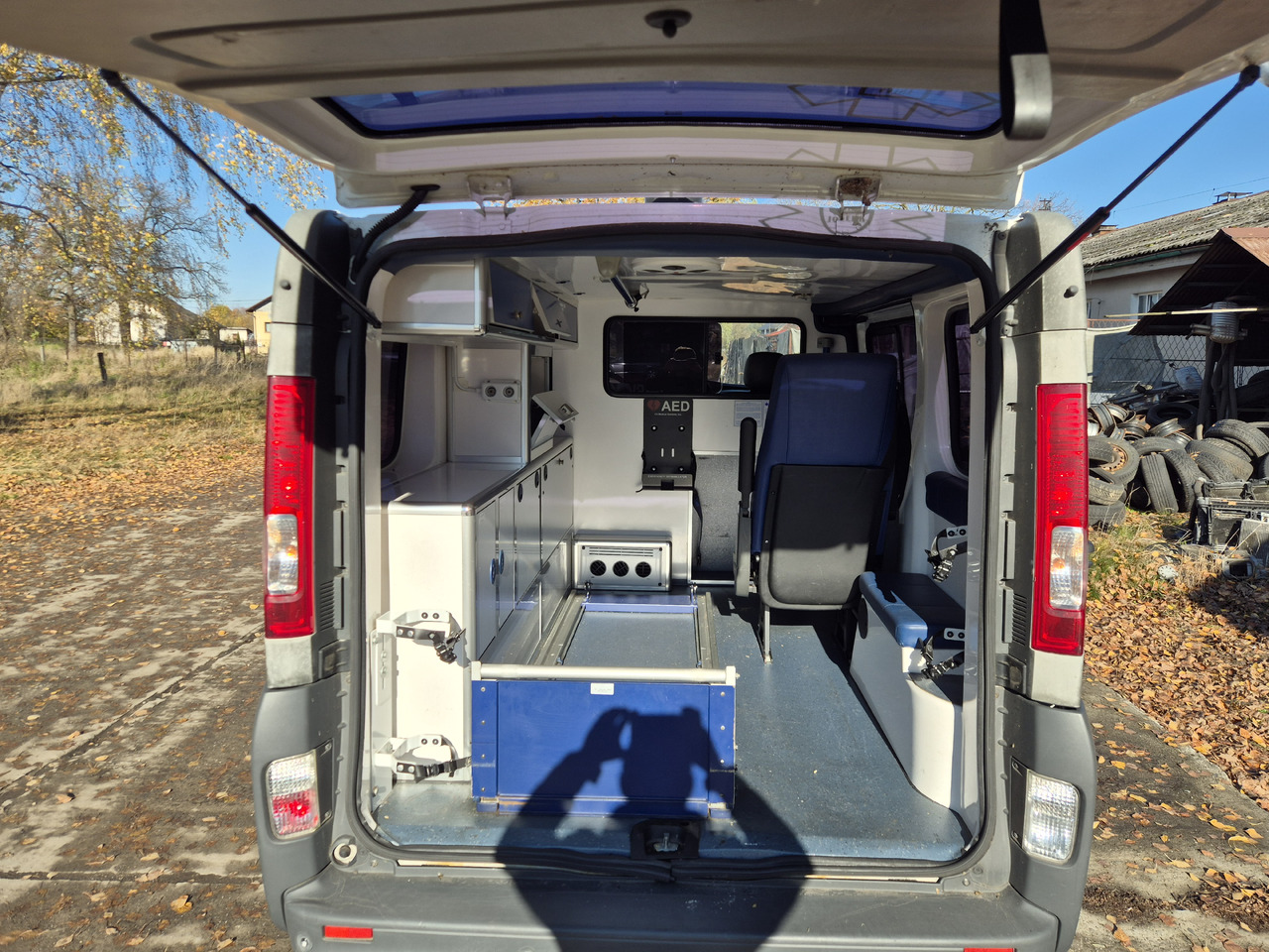 RENAULT Trafic 2.0 dCi 115 KM - Reševalno vozilo: slika 5 RENAULT Trafic 2.0 dCi 115 KM - Reševalno vozilo: slika 5