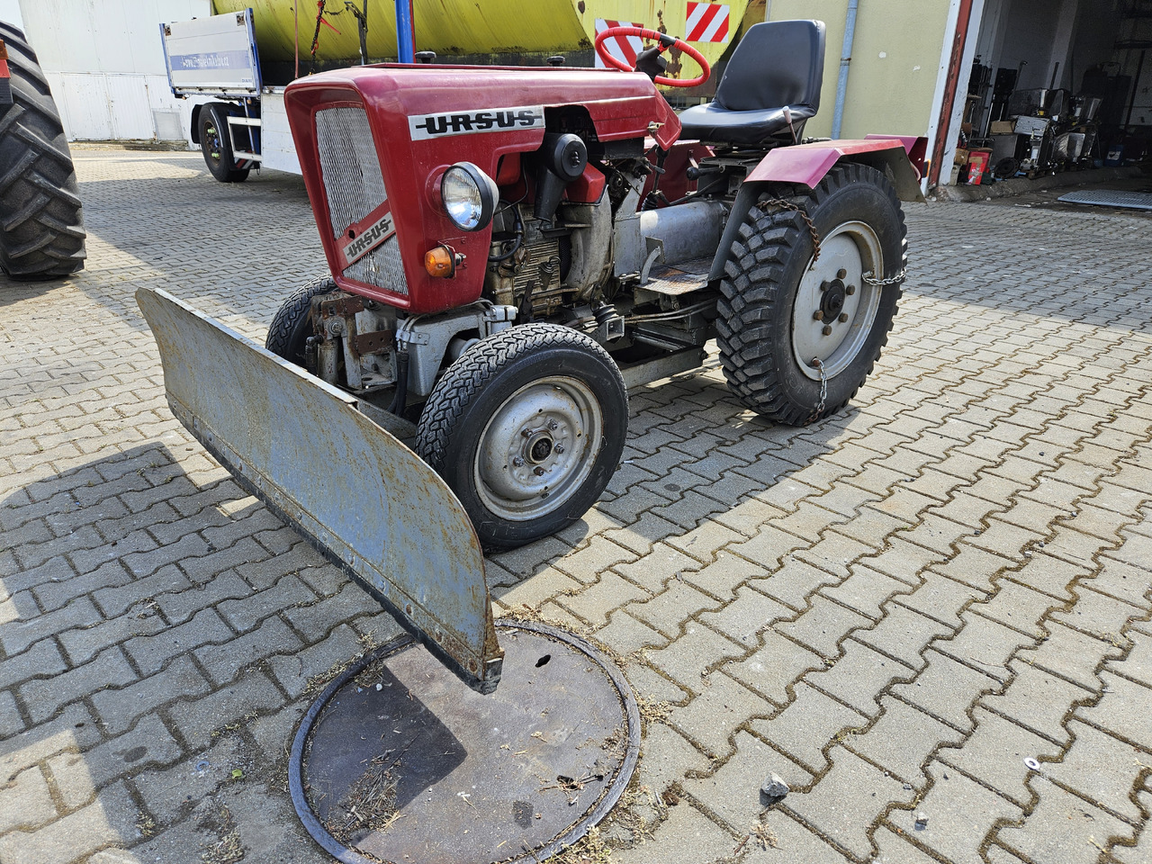 Ursus 1CA90 - Traktor: slika 1 Ursus 1CA90 - Traktor: slika 1