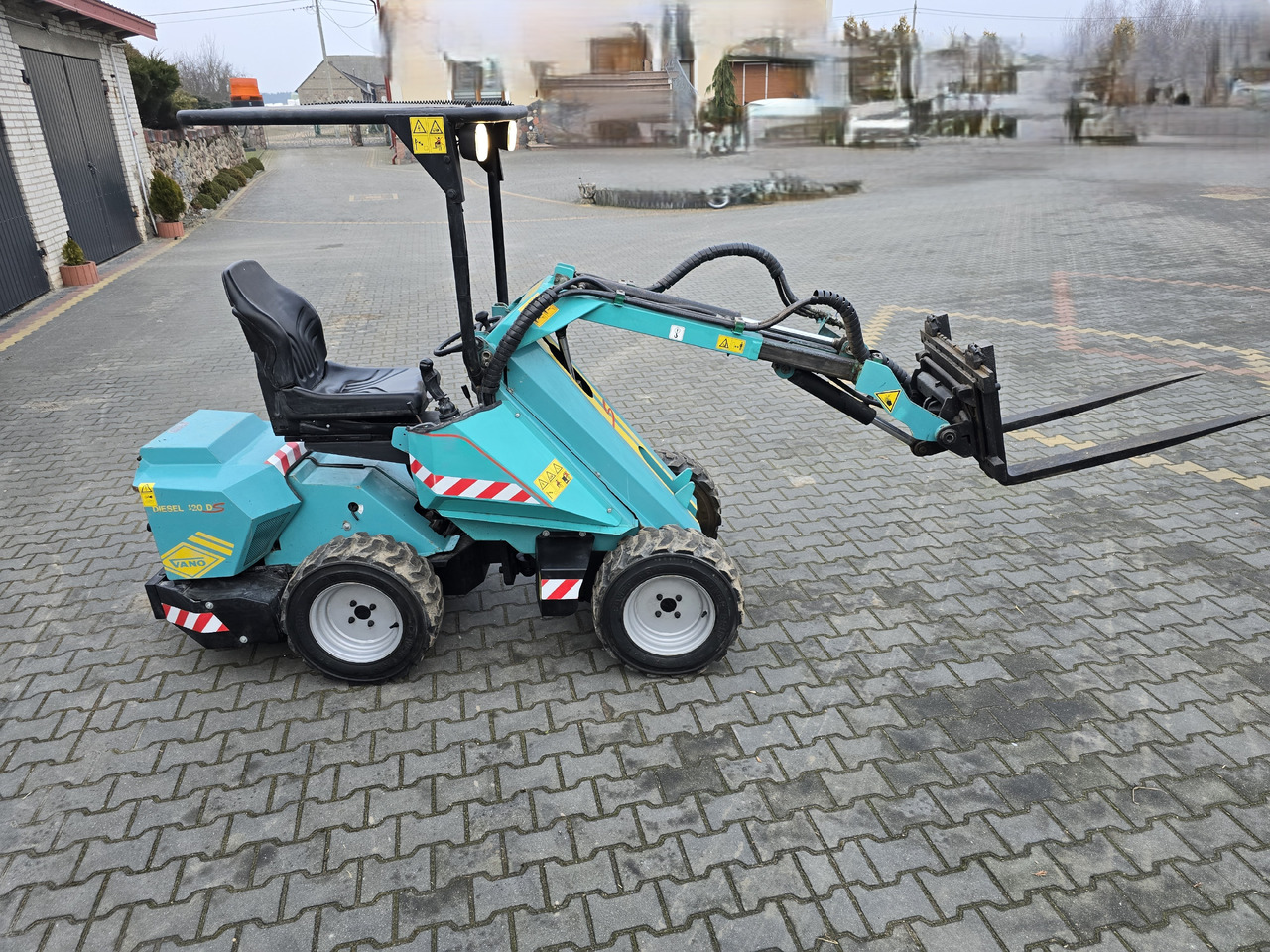 VANO DIESEL 120 DS - Mini nakladalec: slika 5 VANO DIESEL 120 DS - Mini nakladalec: slika 5