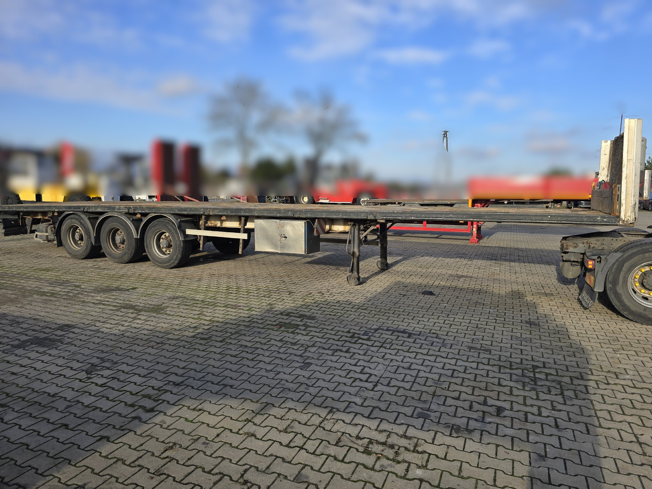 Fruehauf TX 34CW - Polprikolica s kesonom: slika 3 Fruehauf TX 34CW - Polprikolica s kesonom: slika 3