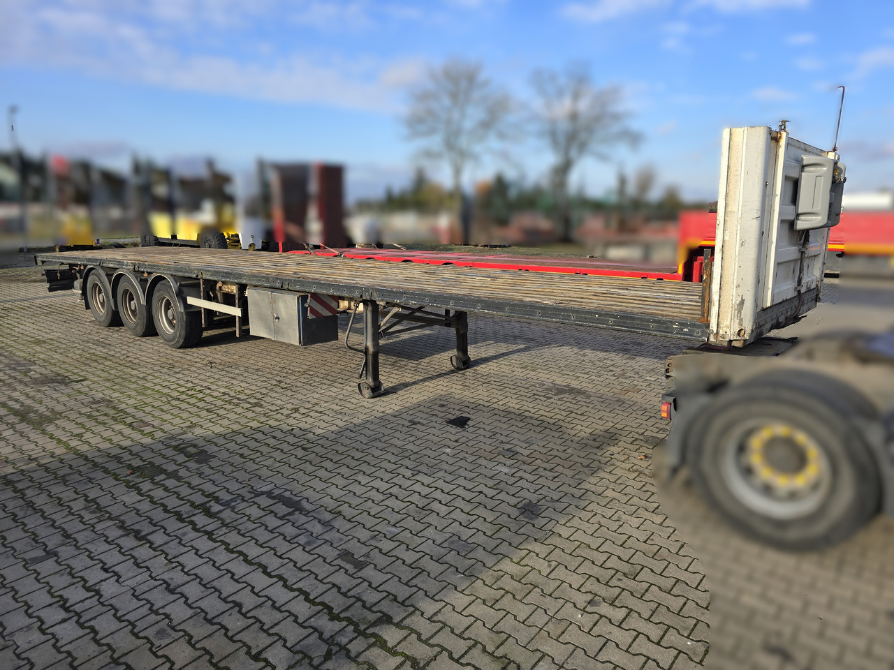 Fruehauf TX 34CW - Polprikolica s kesonom: slika 2 Fruehauf TX 34CW - Polprikolica s kesonom: slika 2