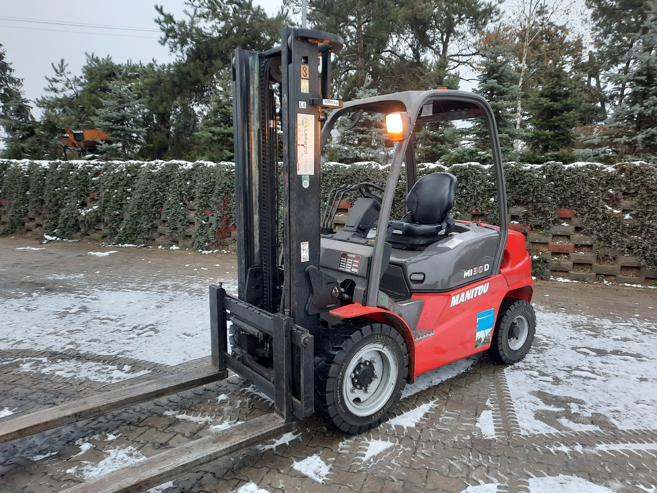 Manitou MI30D - Diesel viličar: slika 1 Manitou MI30D - Diesel viličar: slika 1