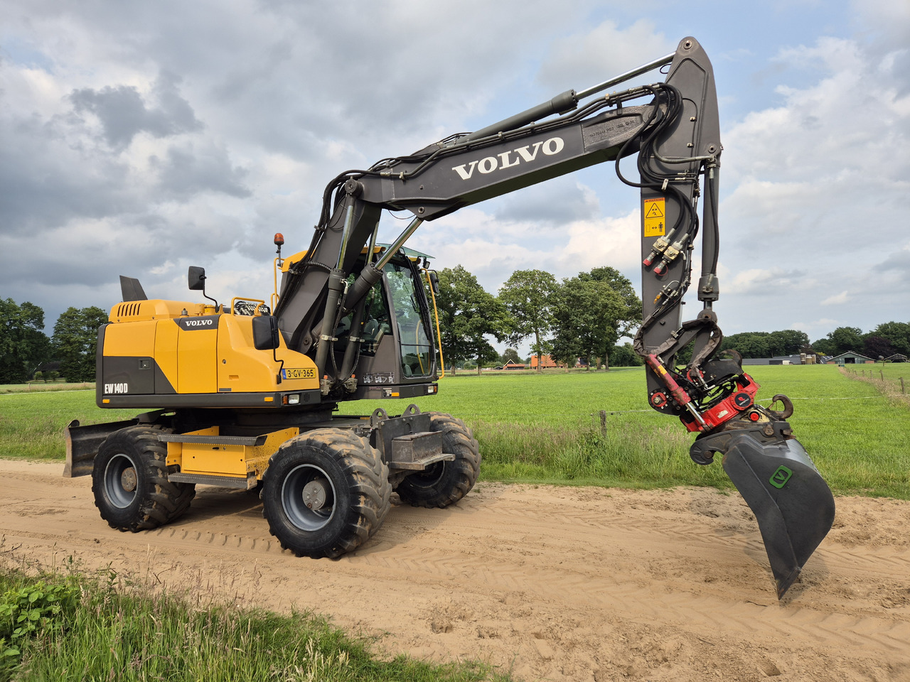 VOLVO EW 140 D Rototilt - Bager na kolesih: slika 2 VOLVO EW 140 D Rototilt - Bager na kolesih: slika 2