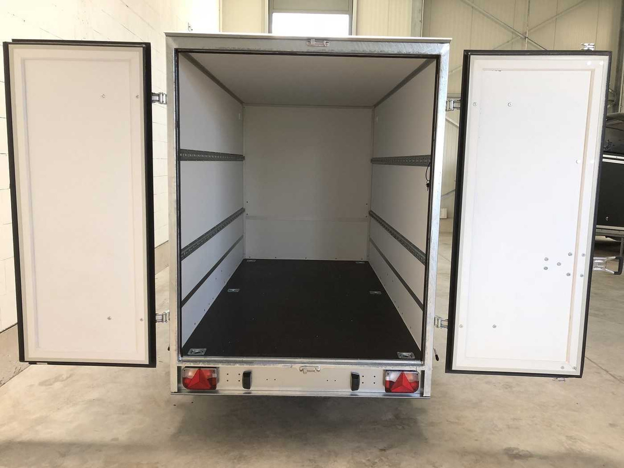 BLYSS F1330HD Kofferanhänger - Prikolica zabojnik: slika 2 BLYSS F1330HD Kofferanhänger - Prikolica zabojnik: slika 2