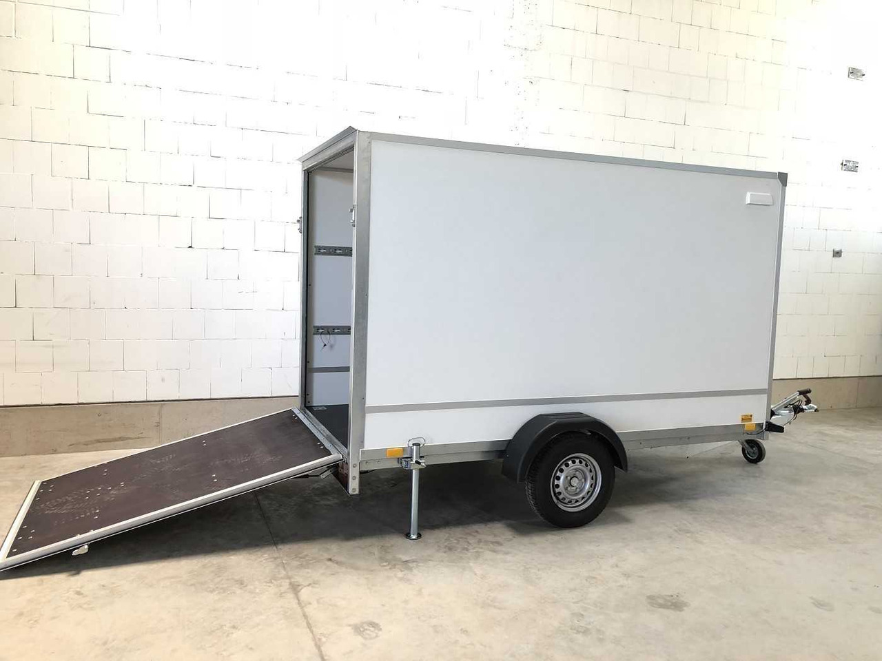 BLYSS F1330HD Rampe Kofferanhänger - Prikolica zabojnik: slika 3 BLYSS F1330HD Rampe Kofferanhänger - Prikolica zabojnik: slika 3