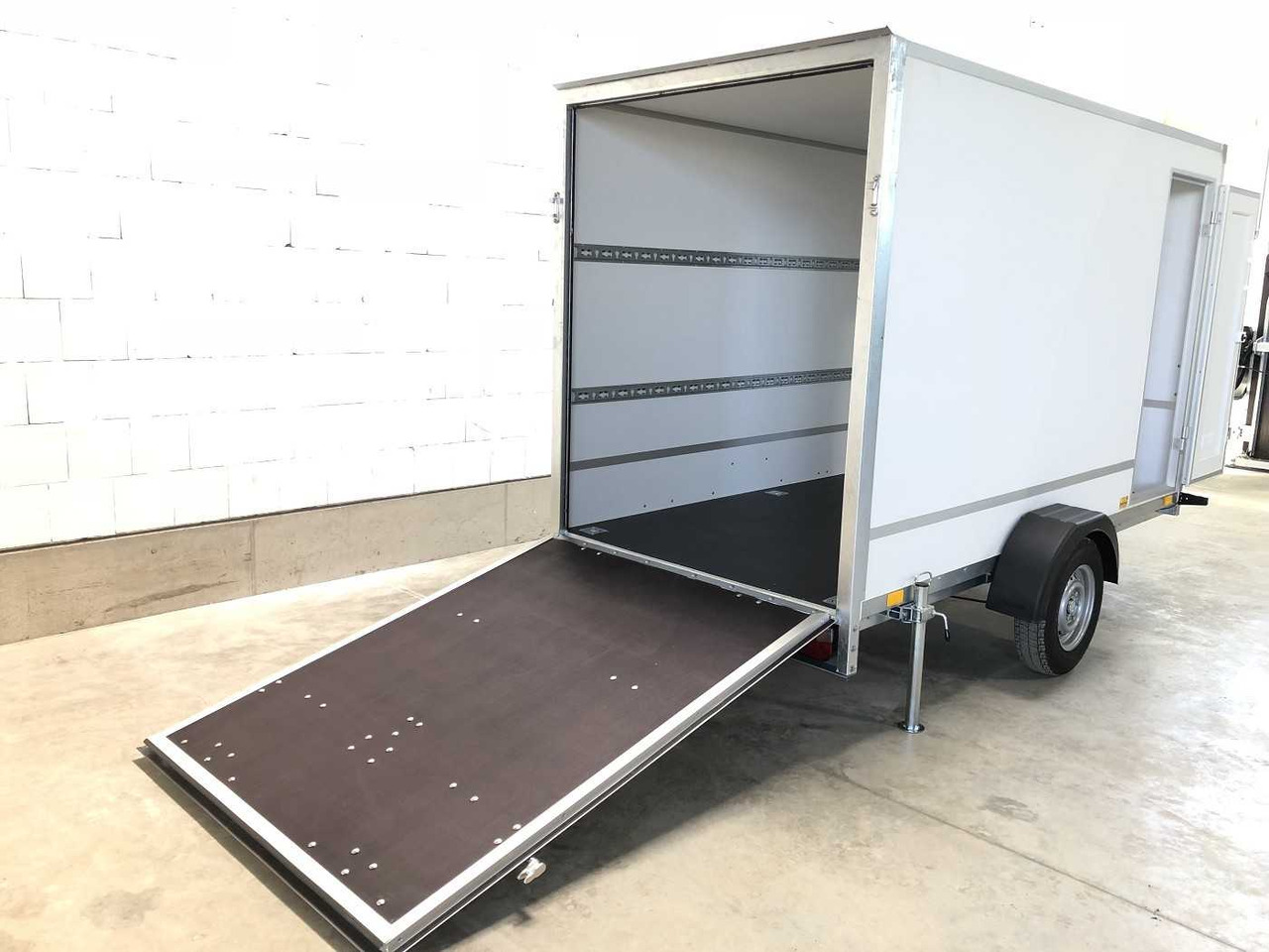 BLYSS F1330HD Rampe Tür Kofferanhänger - Prikolica zabojnik: slika 4 BLYSS F1330HD Rampe Tür Kofferanhänger - Prikolica zabojnik: slika 4