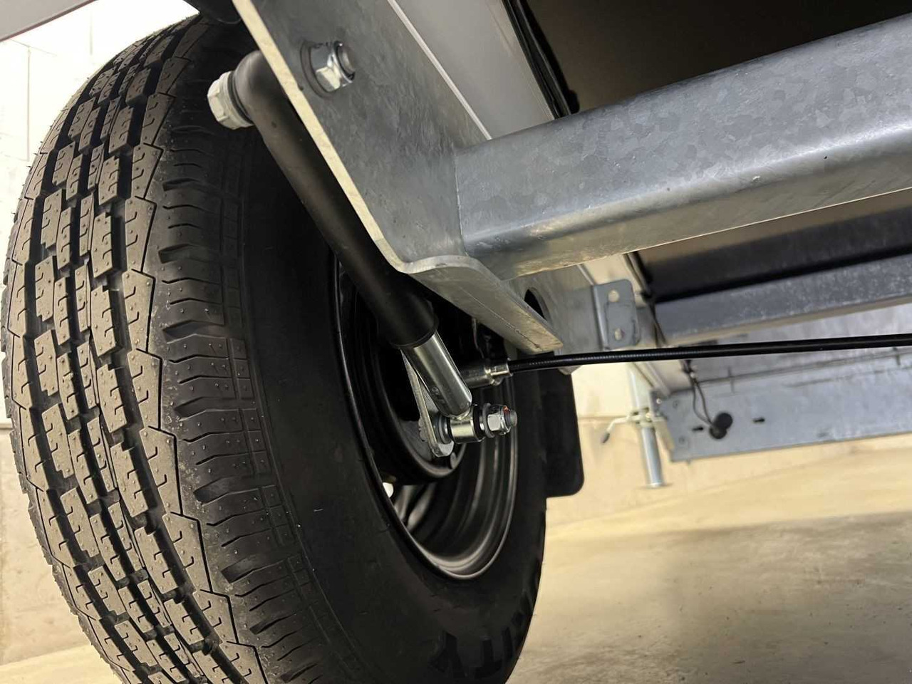 Nov Prikolica zabojnik BLYSS FS1330/180HL Kofferanhänger: slika 29 Nov Prikolica zabojnik BLYSS FS1330/180HL Kofferanhänger: slika 29