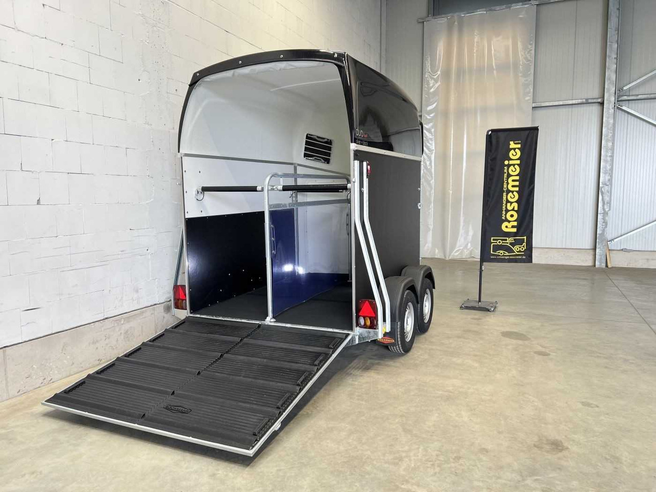 BOECKMANN Duo Esprit silv+bl SK TrS 100 Pferdeanhänger - Prikolica za konje: slika 2 BOECKMANN Duo Esprit silv+bl SK TrS 100 Pferdeanhänger - Prikolica za konje: slika 2