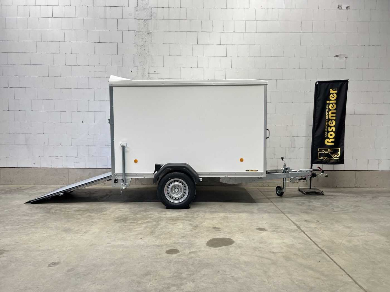 BOECKMANN KT 2513/135 V Rampe Stützen Kofferanhänger - Prikolica zabojnik: slika 1 BOECKMANN KT 2513/135 V Rampe Stützen Kofferanhänger - Prikolica zabojnik: slika 1