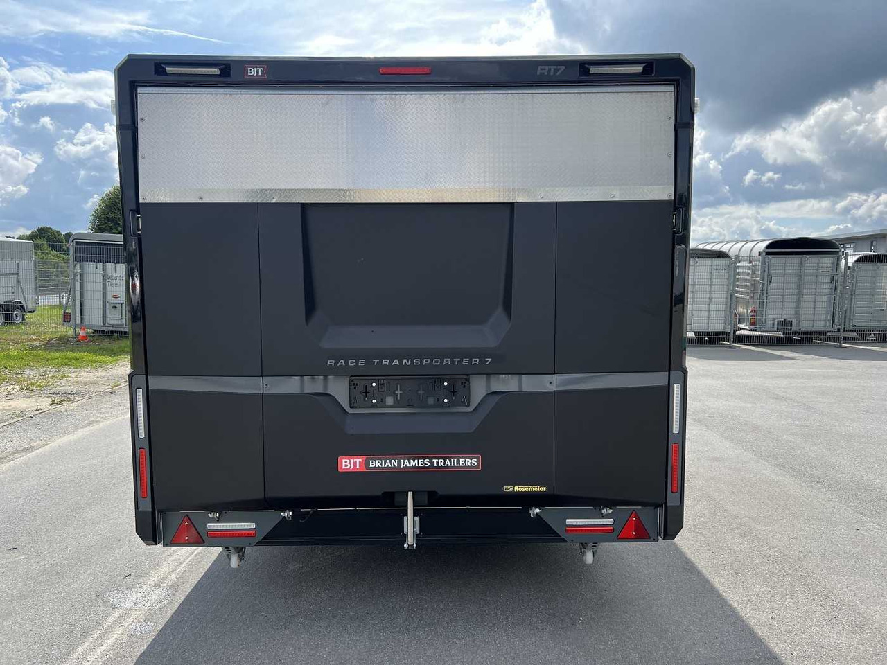 BRIAN_JAMES Race Transporter 7 Autotransporter geschlossen - Prikolica avtotransporter: slika 4 BRIAN_JAMES Race Transporter 7 Autotransporter geschlossen - Prikolica avtotransporter: slika 4