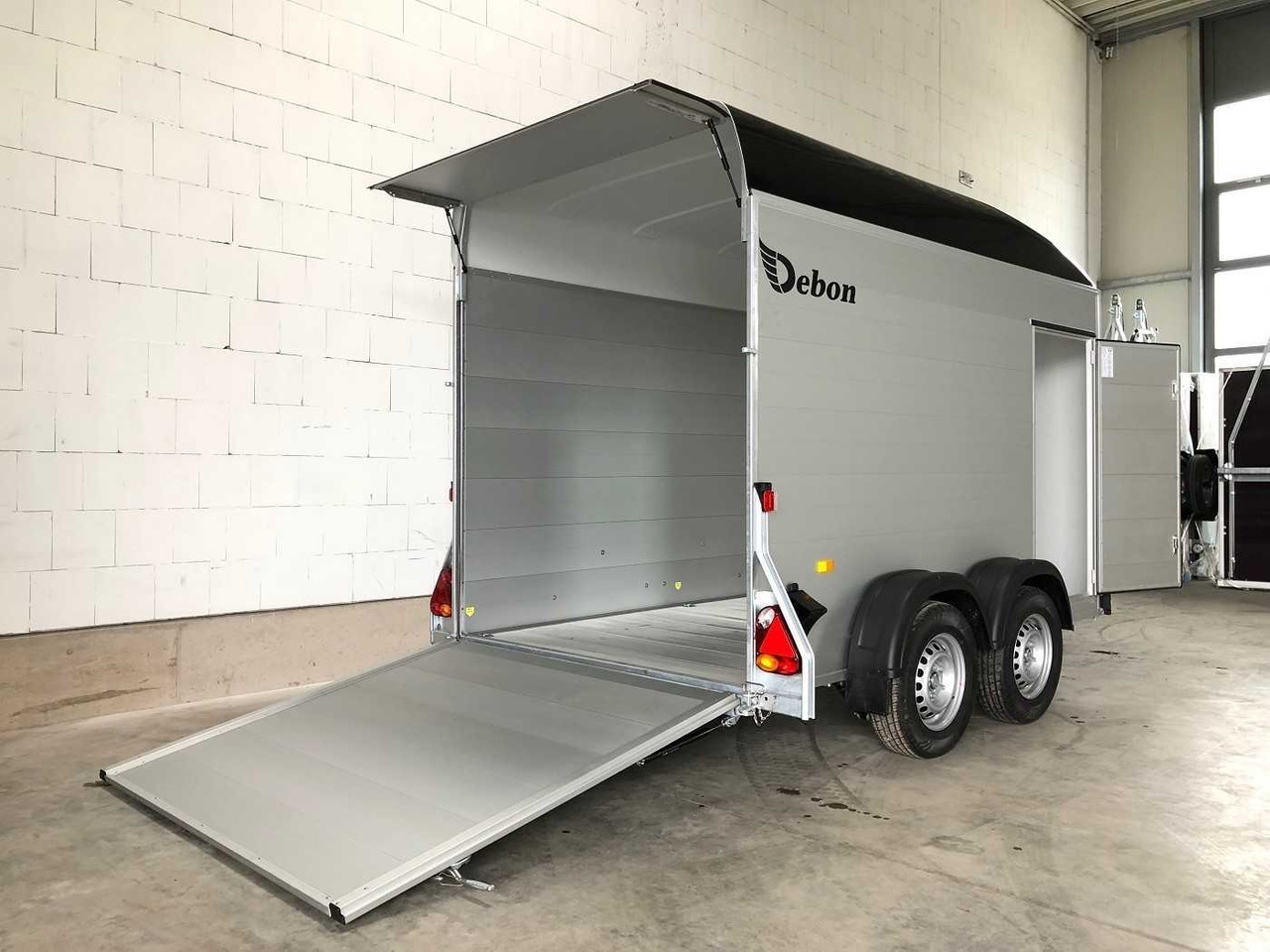 CHEVAL LIBERTE C500 Roadster 2 Türen Kofferanhänger - Prikolica za prevoz motorjev: slika 2 CHEVAL LIBERTE C500 Roadster 2 Türen Kofferanhänger - Prikolica za prevoz motorjev: slika 2