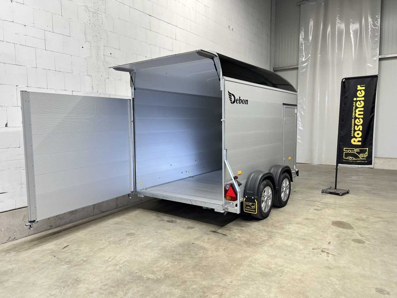 CHEVAL LIBERTE C500 Roadster Alu-Felgen Regal Kofferanhänger - Prikolica za prevoz motorjev: slika 5 CHEVAL LIBERTE C500 Roadster Alu-Felgen Regal Kofferanhänger - Prikolica za prevoz motorjev: slika 5