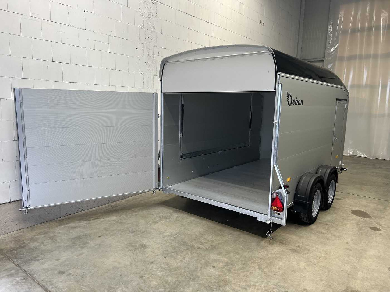 CHEVAL LIBERTE DEBON C700 Roadster Verk.Kl Tür Kofferanhänger - Prikolica zabojnik: slika 4 CHEVAL LIBERTE DEBON C700 Roadster Verk.Kl Tür Kofferanhänger - Prikolica zabojnik: slika 4