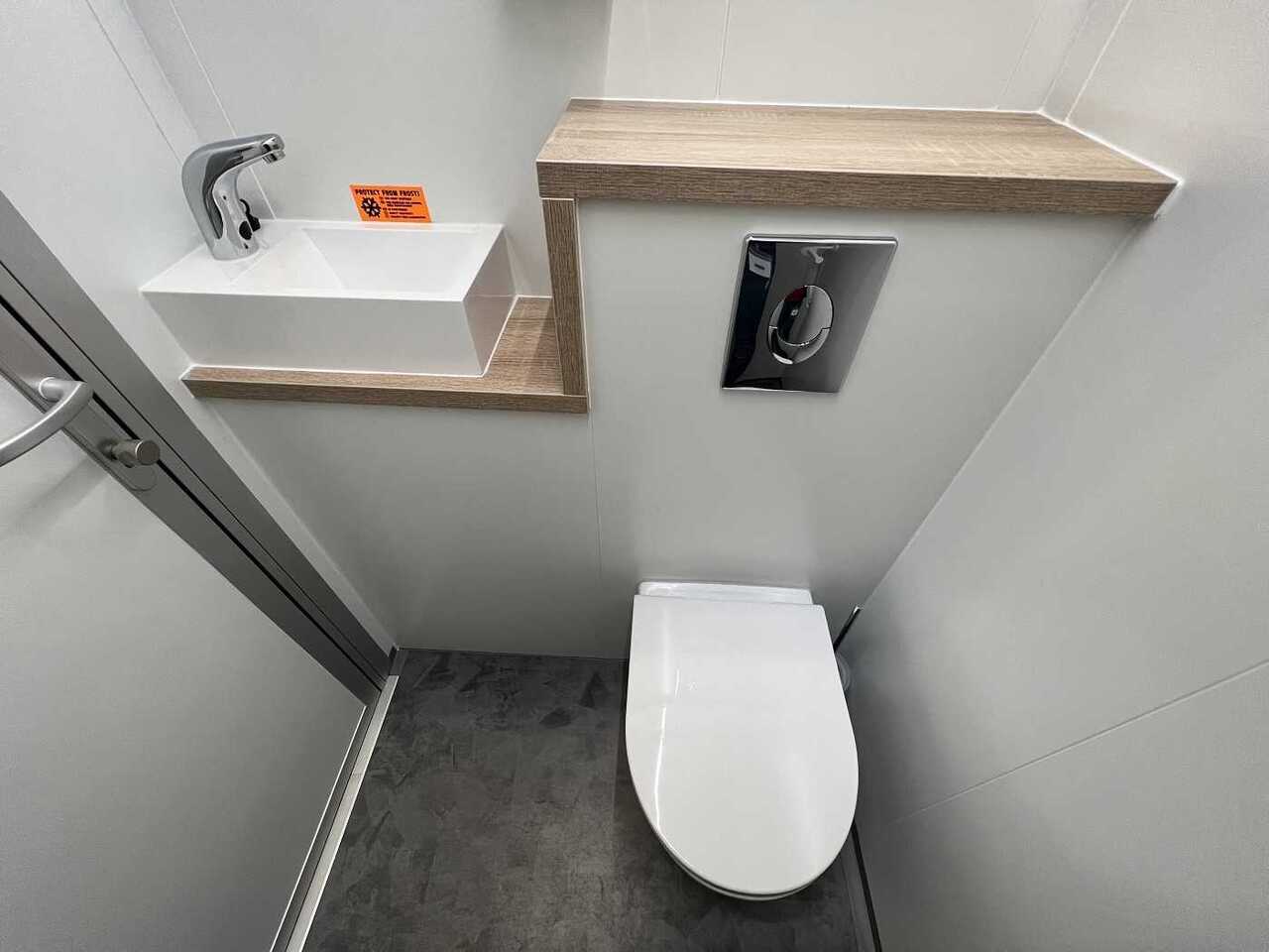 Nov Gradbeni kontejner, Prikolica ROSEMEIER VE Event-WC Toilettenanhänger: slika 13