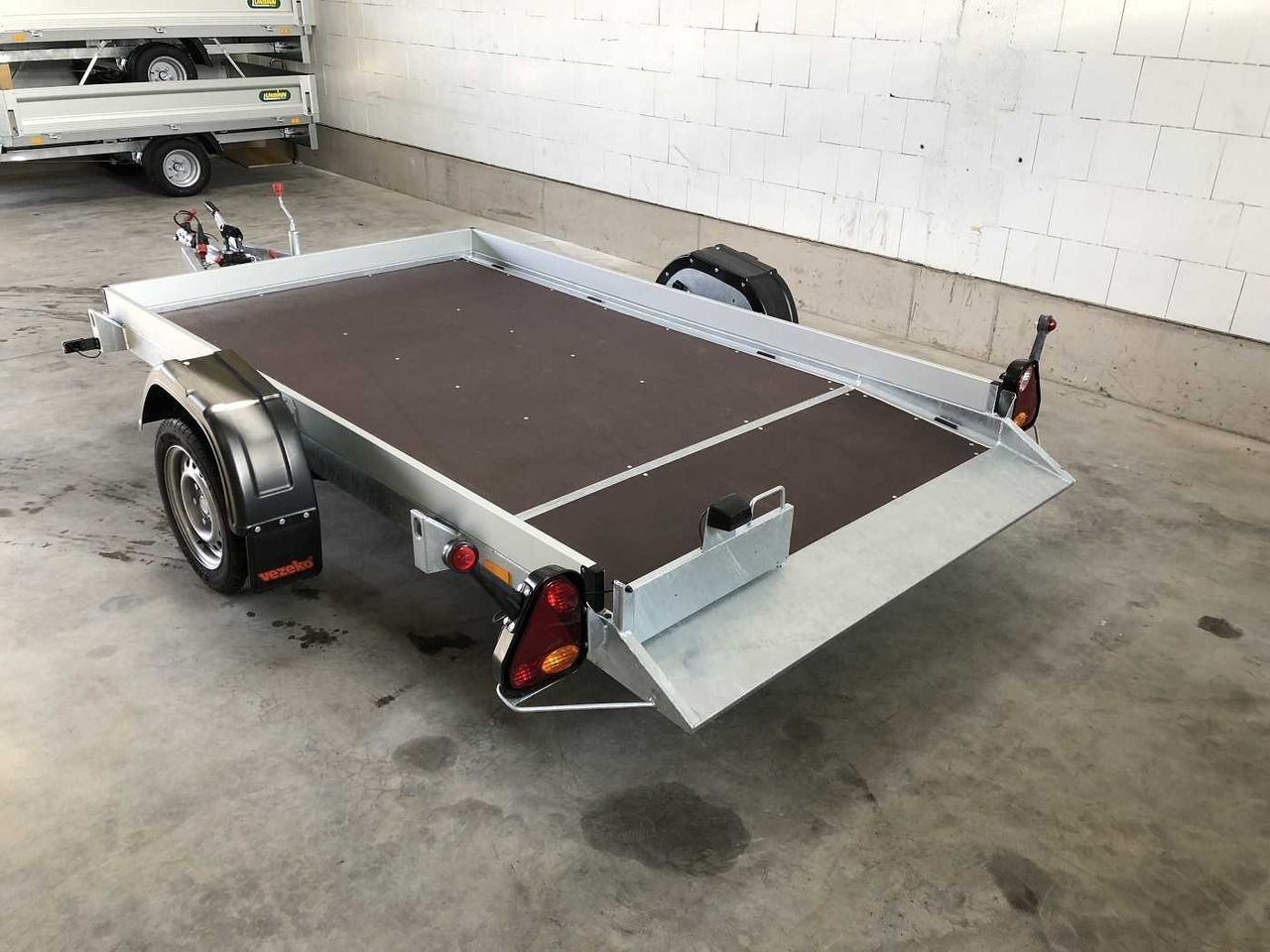 VEZEKO Husky FB 13.28 Absenker - Prikolica za prevoz motorjev: slika 3 VEZEKO Husky FB 13.28 Absenker - Prikolica za prevoz motorjev: slika 3