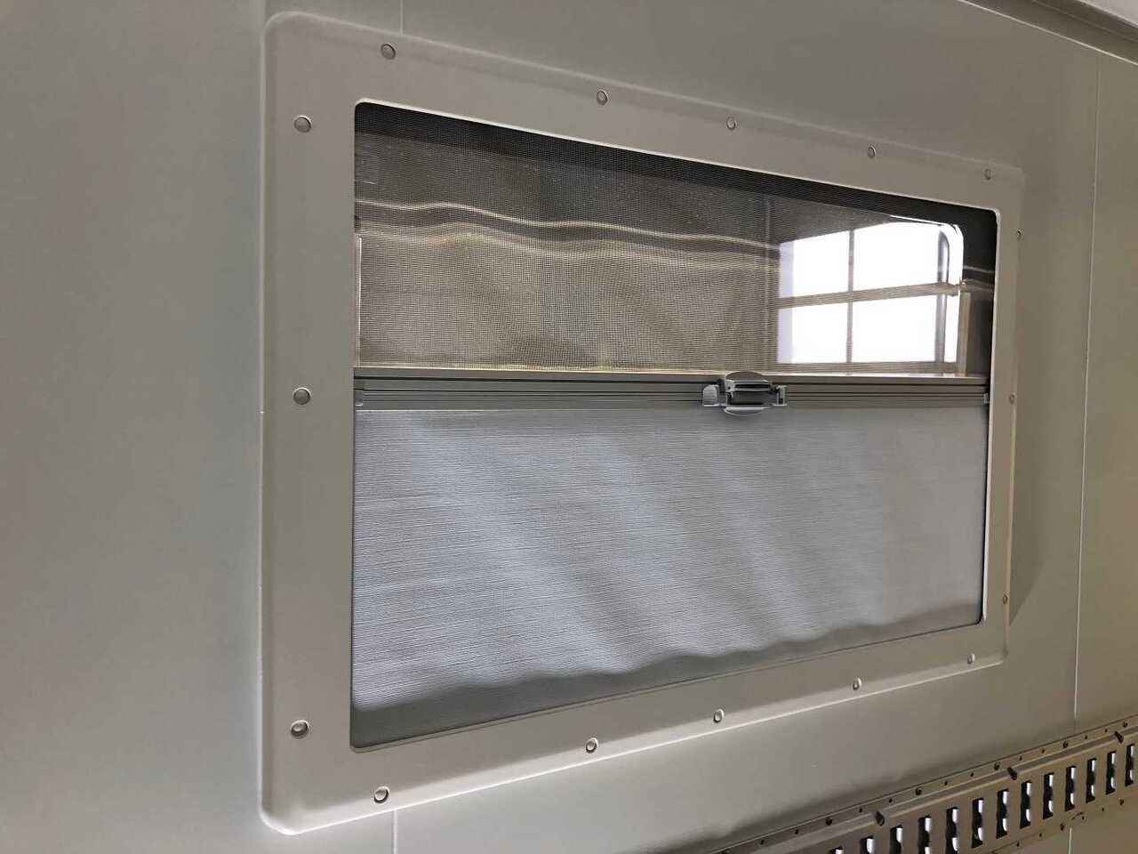 Nov Prikolica zabojnik VEZEKO TK B 27.35 Rampe Tür Fenster Kofferanhänger: slika 22