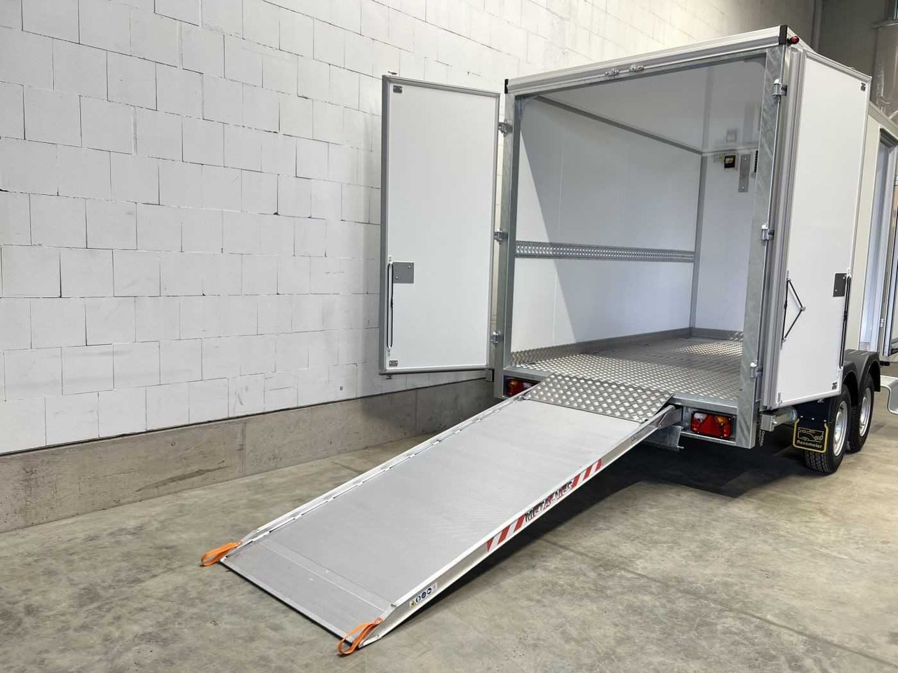 VEZEKO TK C 30.35 KH Rampe ausziehbar Kühlanhänger - Prikolica hladilnik: slika 3 VEZEKO TK C 30.35 KH Rampe ausziehbar Kühlanhänger - Prikolica hladilnik: slika 3