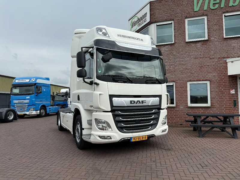DAF CF 410 CF410 4X2 Spacecab - Distributie trekker - Mileuzone - Dealer onderhouden - apk 6-2026 - Vlačilec: slika 1 DAF CF 410 CF410 4X2 Spacecab - Distributie trekker - Mileuzone - Dealer onderhouden - apk 6-2026 - Vlačilec: slika 1