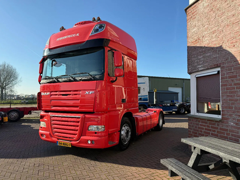 DAF XF 105.460 XF105-460 4X2 SUPERSPCECAB RETARDER - Vlačilec: slika 2 DAF XF 105.460 XF105-460 4X2 SUPERSPCECAB RETARDER - Vlačilec: slika 2