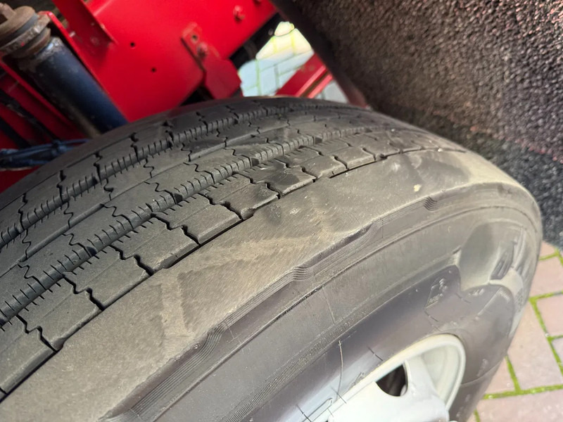 DAF XF 105.460 XF105-460 4X2 SUPERSPCECAB RETARDER - Vlačilec: slika 5 DAF XF 105.460 XF105-460 4X2 SUPERSPCECAB RETARDER - Vlačilec: slika 5
