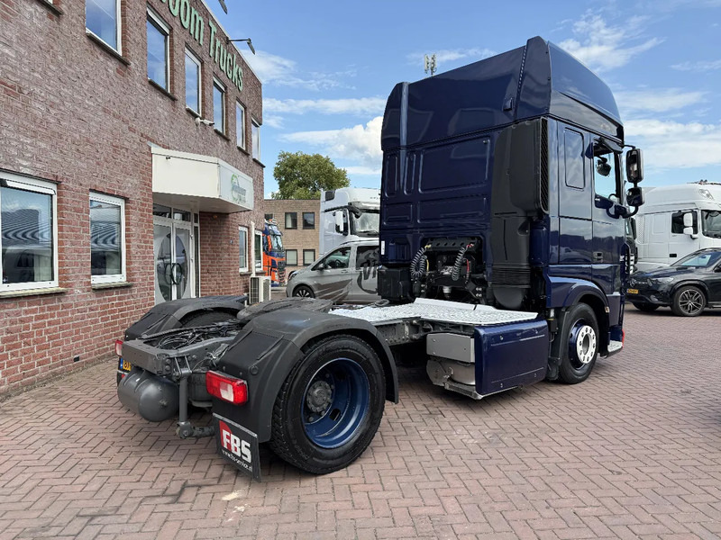 DAF XF 440 XF440 4X2 SSC LOWDECK / ONLY 577TKM / RETARDER / TUV 7-2026!!!!!!!!!!! - Vlačilec: slika 4 DAF XF 440 XF440 4X2 SSC LOWDECK / ONLY 577TKM / RETARDER / TUV 7-2026!!!!!!!!!!! - Vlačilec: slika 4