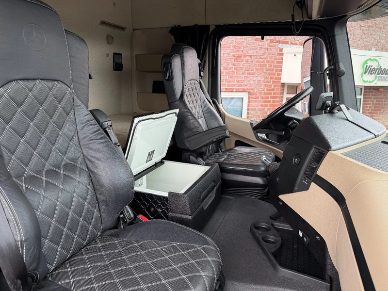 Mercedes-Benz Actros Actros 1943LS Hydrauliek / 478.040KM / Leer / Dealer onderhouden / Top staat - Vlačilec: slika 3 Mercedes-Benz Actros Actros 1943LS Hydrauliek / 478.040KM / Leer / Dealer onderhouden / Top staat - Vlačilec: slika 3