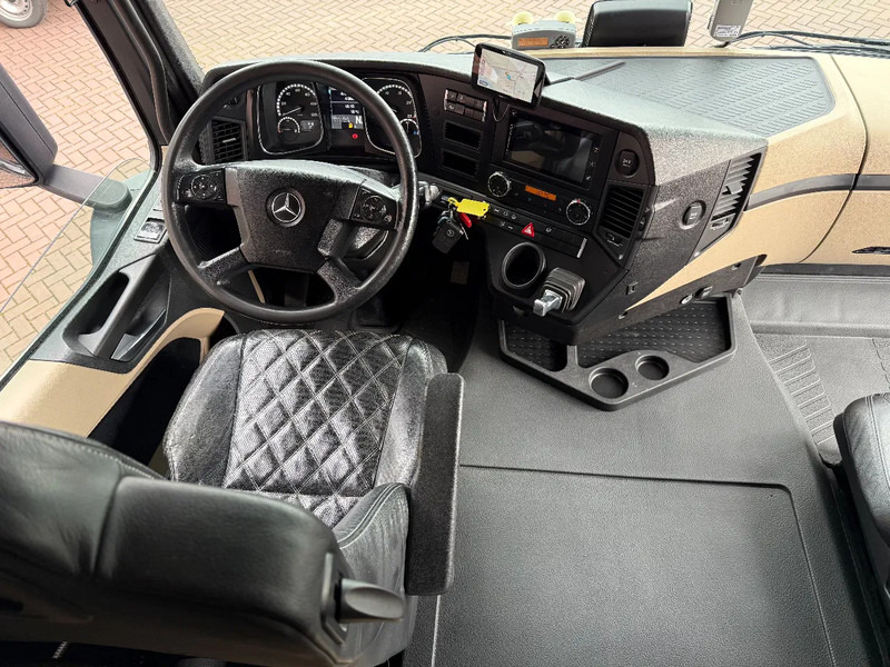 Mercedes-Benz Actros Actros 1943LS Hydrauliek / 478.040KM / Leer / Dealer onderhouden / Top staat - Vlačilec: slika 4 Mercedes-Benz Actros Actros 1943LS Hydrauliek / 478.040KM / Leer / Dealer onderhouden / Top staat - Vlačilec: slika 4