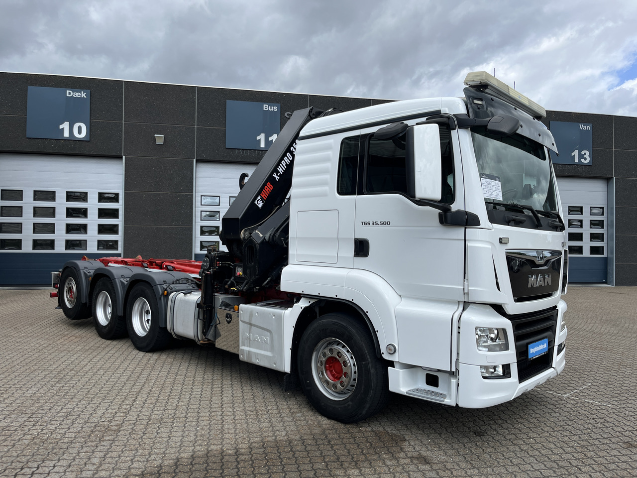MAN TGS 35.500 8x4 - Kontejnerski tovornjak/ Tovornjak z zamenljivim tovoriščem, Tovornjak z dvigalom: slika 2 MAN TGS 35.500 8x4 - Kontejnerski tovornjak/ Tovornjak z zamenljivim tovoriščem, Tovornjak z dvigalom: slika 2