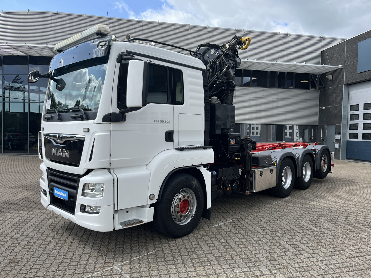 MAN TGS 35.500 8x4 - Kontejnerski tovornjak/ Tovornjak z zamenljivim tovoriščem, Tovornjak z dvigalom: slika 1 MAN TGS 35.500 8x4 - Kontejnerski tovornjak/ Tovornjak z zamenljivim tovoriščem, Tovornjak z dvigalom: slika 1