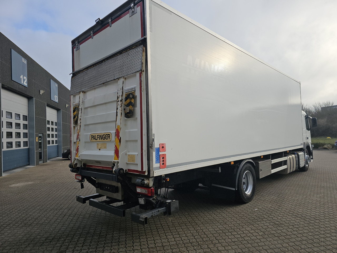 Volvo FM330 - Tovornjak hladilnik: slika 3 Volvo FM330 - Tovornjak hladilnik: slika 3