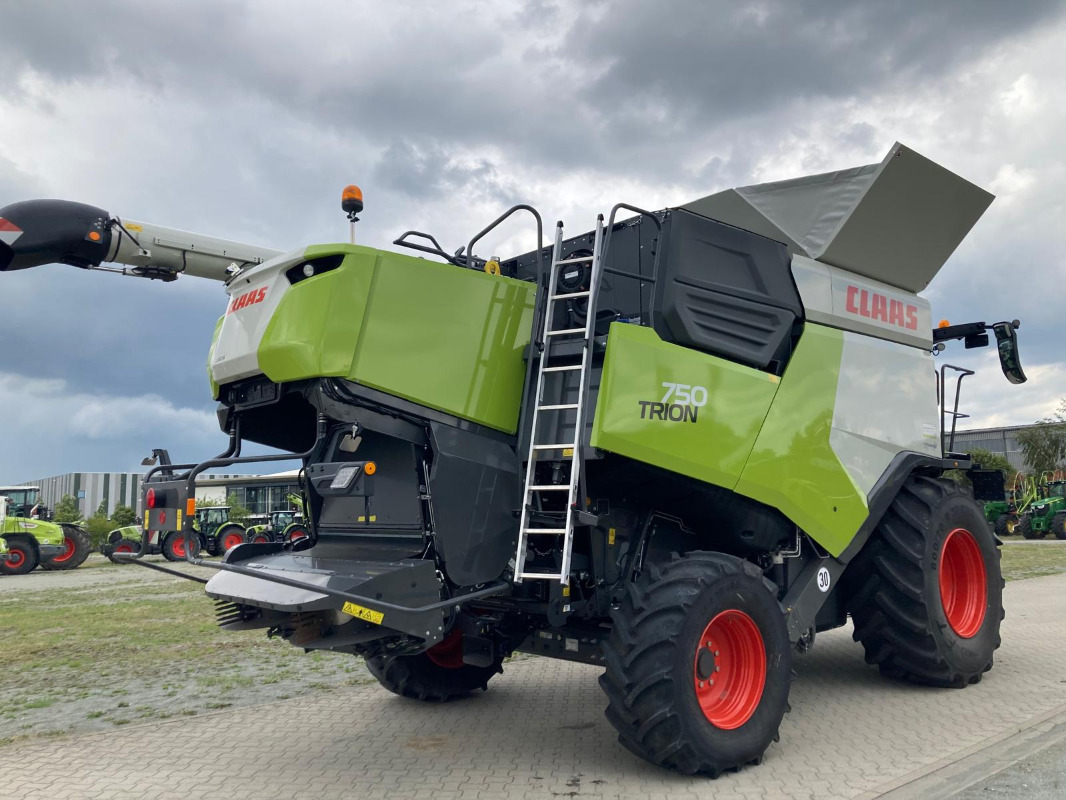 CLAAS Trion 750 - Kombajn harvester: slika 5 CLAAS Trion 750 - Kombajn harvester: slika 5