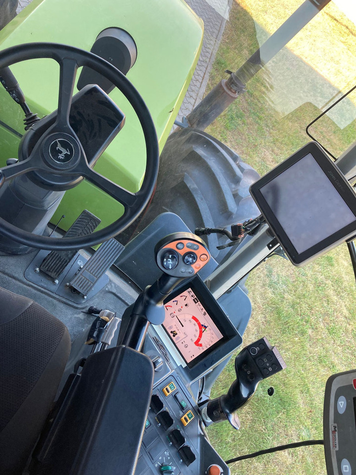 CLAAS Xerion 3800 TRAC VC - Traktor: slika 5 CLAAS Xerion 3800 TRAC VC - Traktor: slika 5