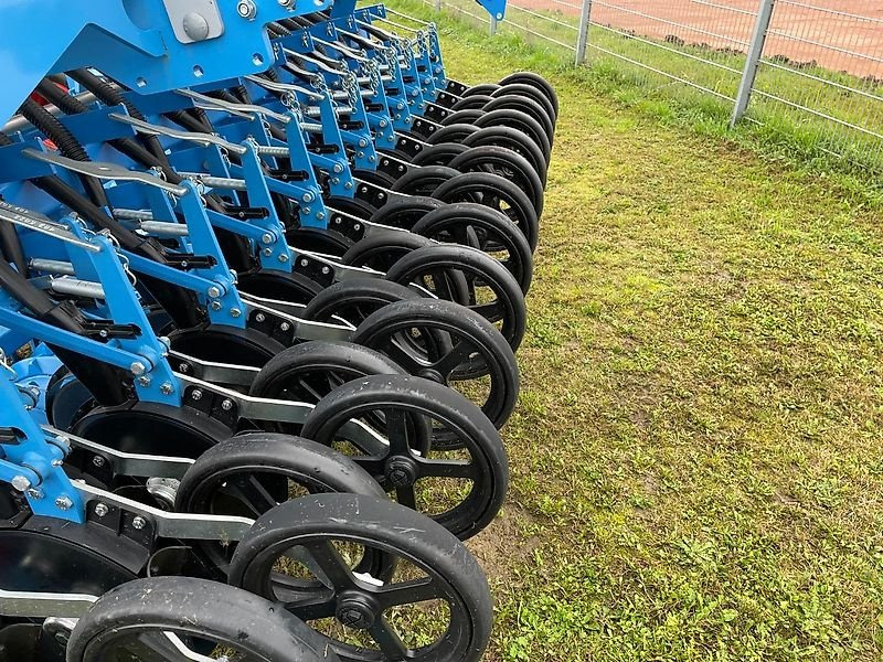 Lemken Zirkon 12/300 und Saphir 9/300-DS - Sejalni kombajn: slika 3 Lemken Zirkon 12/300 und Saphir 9/300-DS - Sejalni kombajn: slika 3