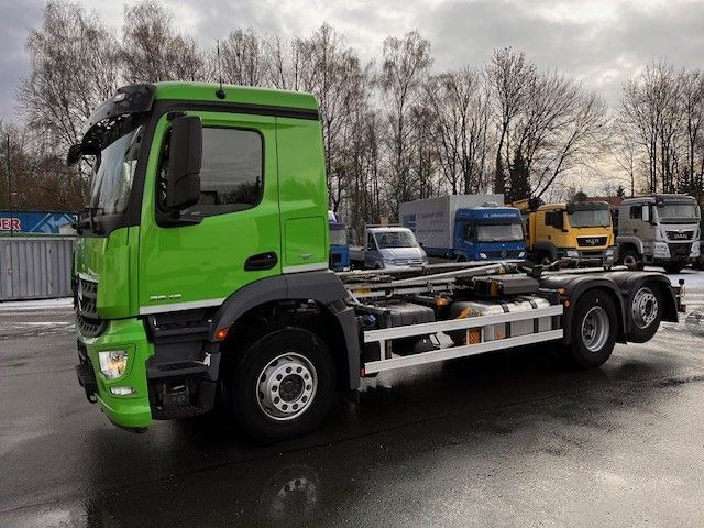 Mercedes-Benz Arocs 2643 Mit Meiller Abrollkipper Top - Kotalni prekucni tovornjak: slika 1 Mercedes-Benz Arocs 2643 Mit Meiller Abrollkipper Top - Kotalni prekucni tovornjak: slika 1