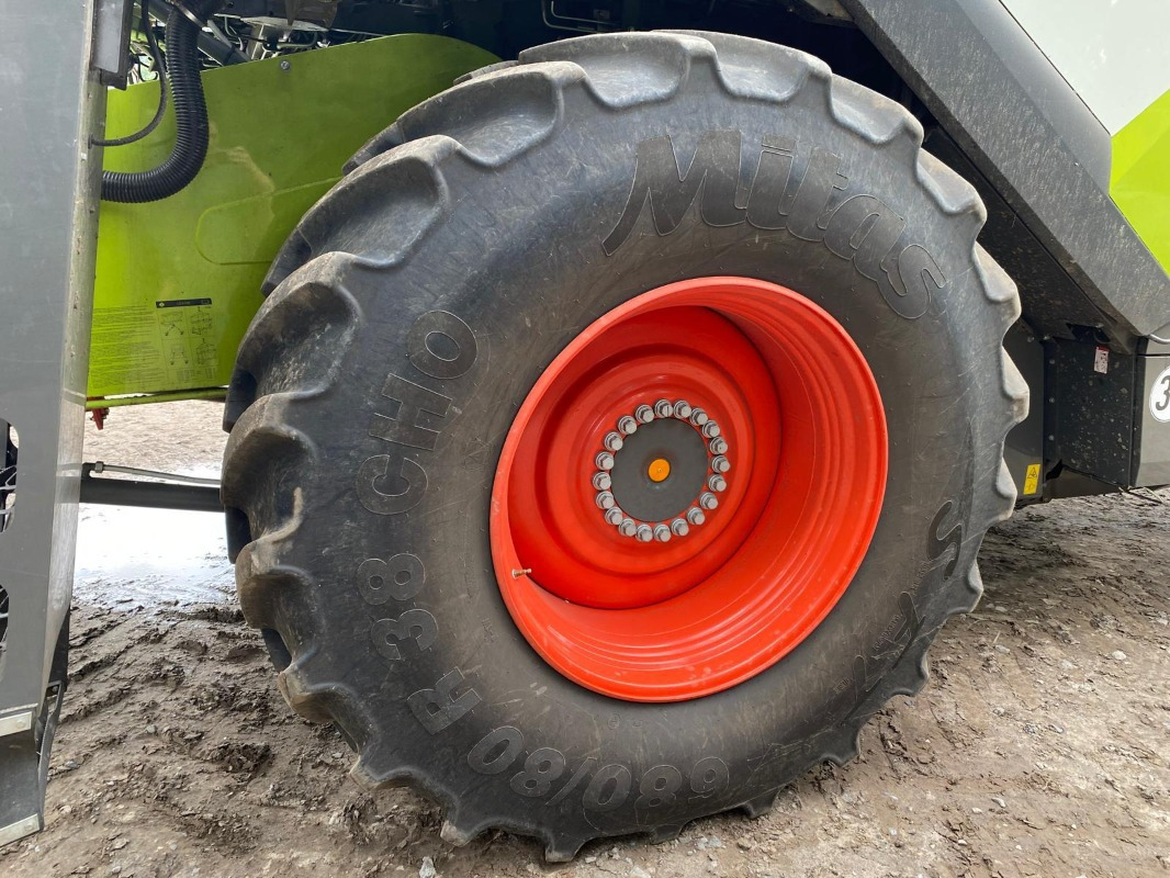 CLAAS Lexion 6800 mit Vario 930 Schneidwerk - Kombajn harvester: slika 3 CLAAS Lexion 6800 mit Vario 930 Schneidwerk - Kombajn harvester: slika 3