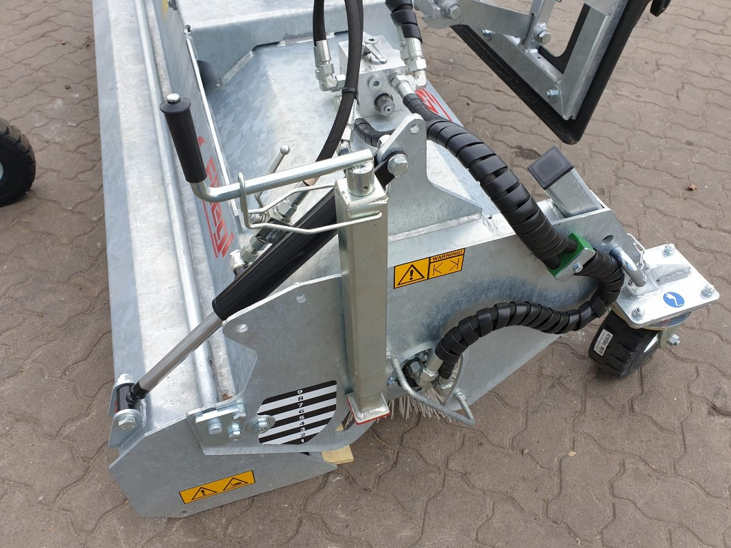 Fliegl KEHRMASCHINE TYP 600 - Kosilnica: slika 4 Fliegl KEHRMASCHINE TYP 600 - Kosilnica: slika 4