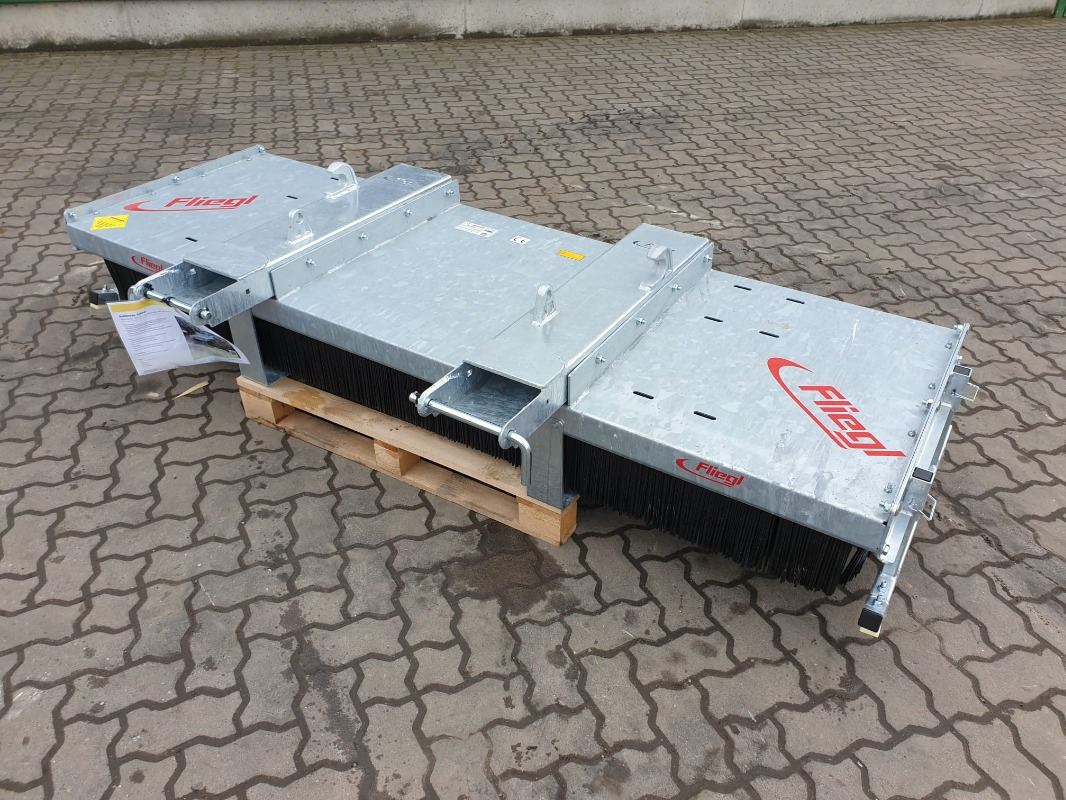 Fliegl Kehrbesen Löwe 3,00m* - Kosilnica: slika 1 Fliegl Kehrbesen Löwe 3,00m* - Kosilnica: slika 1