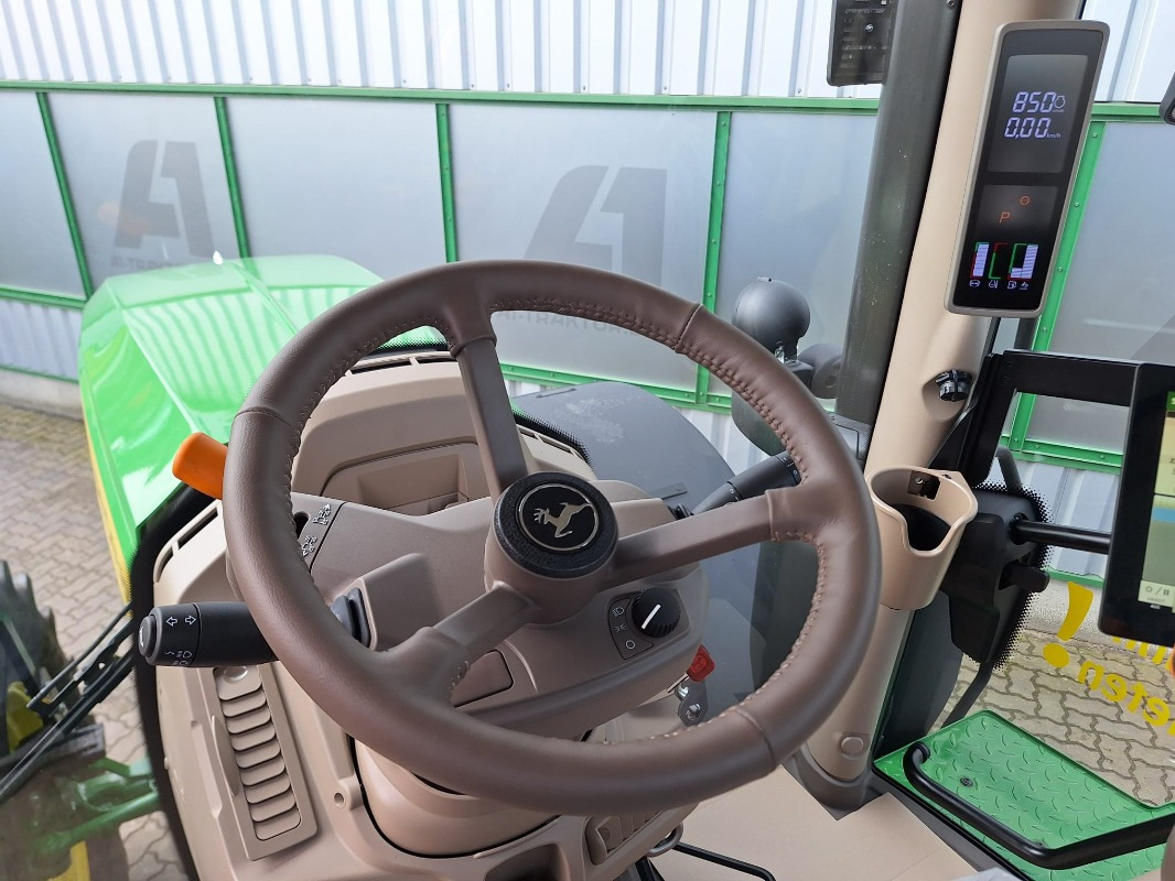 John Deere 6R 230 **MIETRÜCKLÄUFER** - Traktor: slika 4 John Deere 6R 230 **MIETRÜCKLÄUFER** - Traktor: slika 4