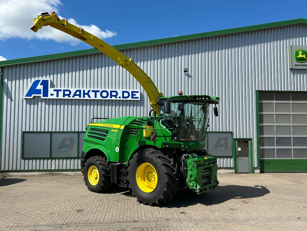 John Deere 8400i PREMIUM USED - Kombajn: slika 1 John Deere 8400i PREMIUM USED - Kombajn: slika 1